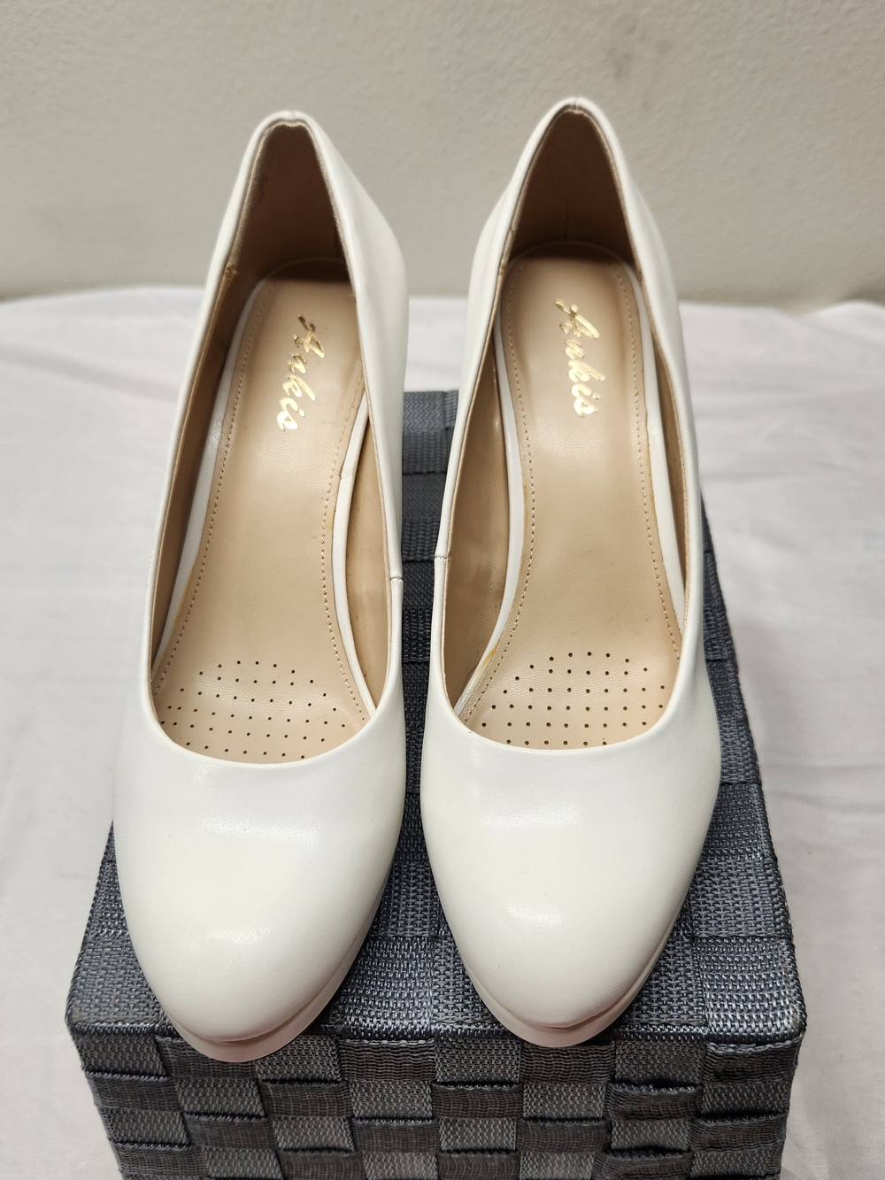 ⭐️Ankis White Round Toe Platform Pumps Low Heel Dress Shoes Wedding Formal Sz 10
